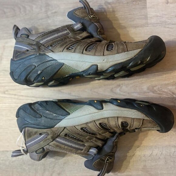 Keen Newport Patented Toe Protection Hybrid Hiking Sandal - $22 - Picture 3 of 4